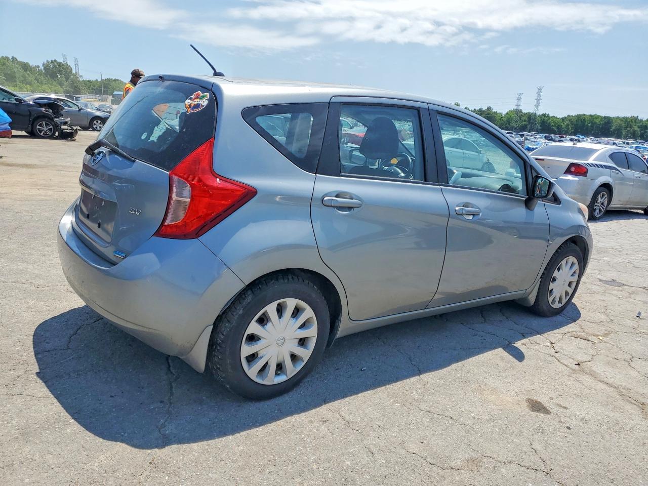 Nissan Versa Sv