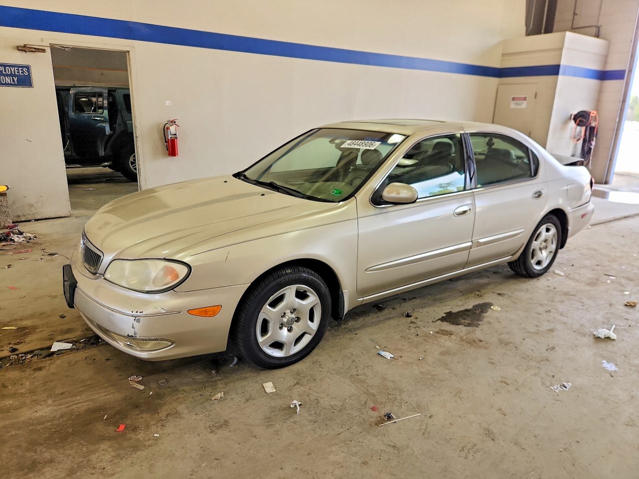Salvage INFINITI I30 Image