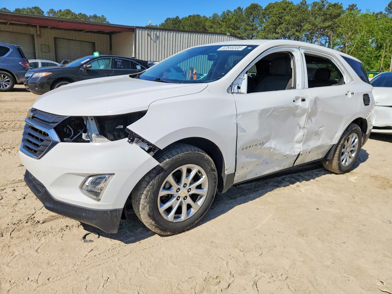 Salvage Chevrolet Equinox Image