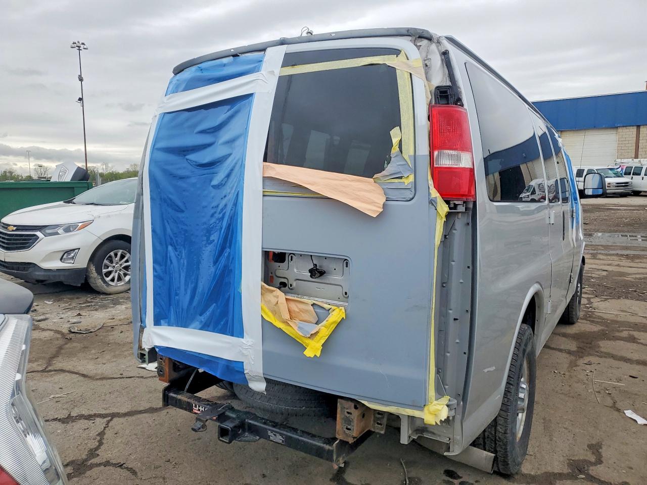 Chevrolet Express Lt
