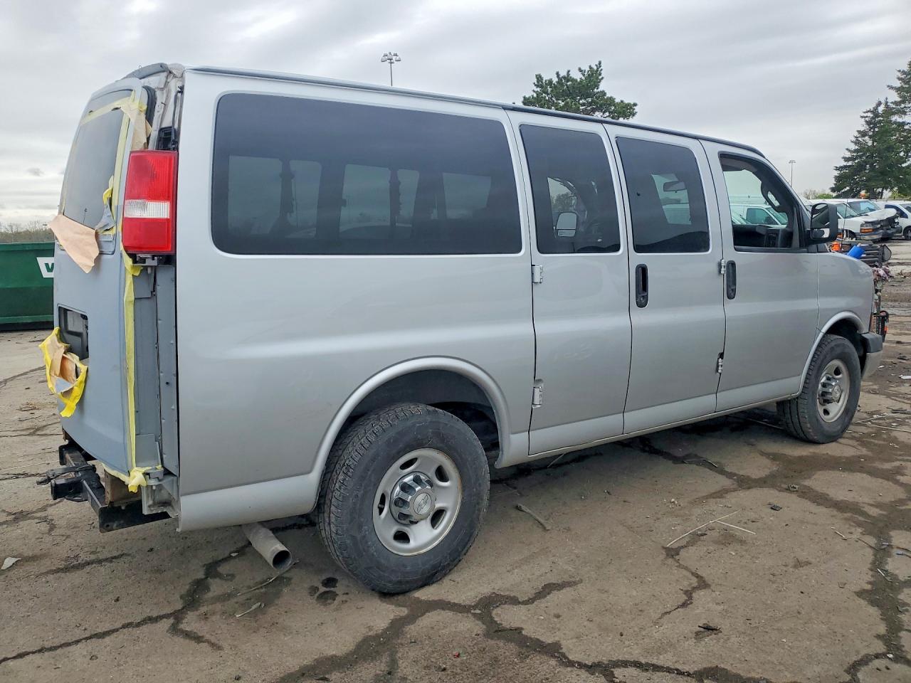 Chevrolet Express Lt