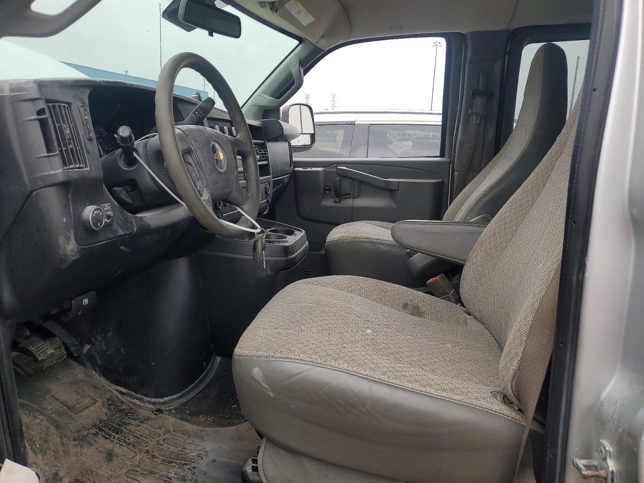 Chevrolet Express Lt