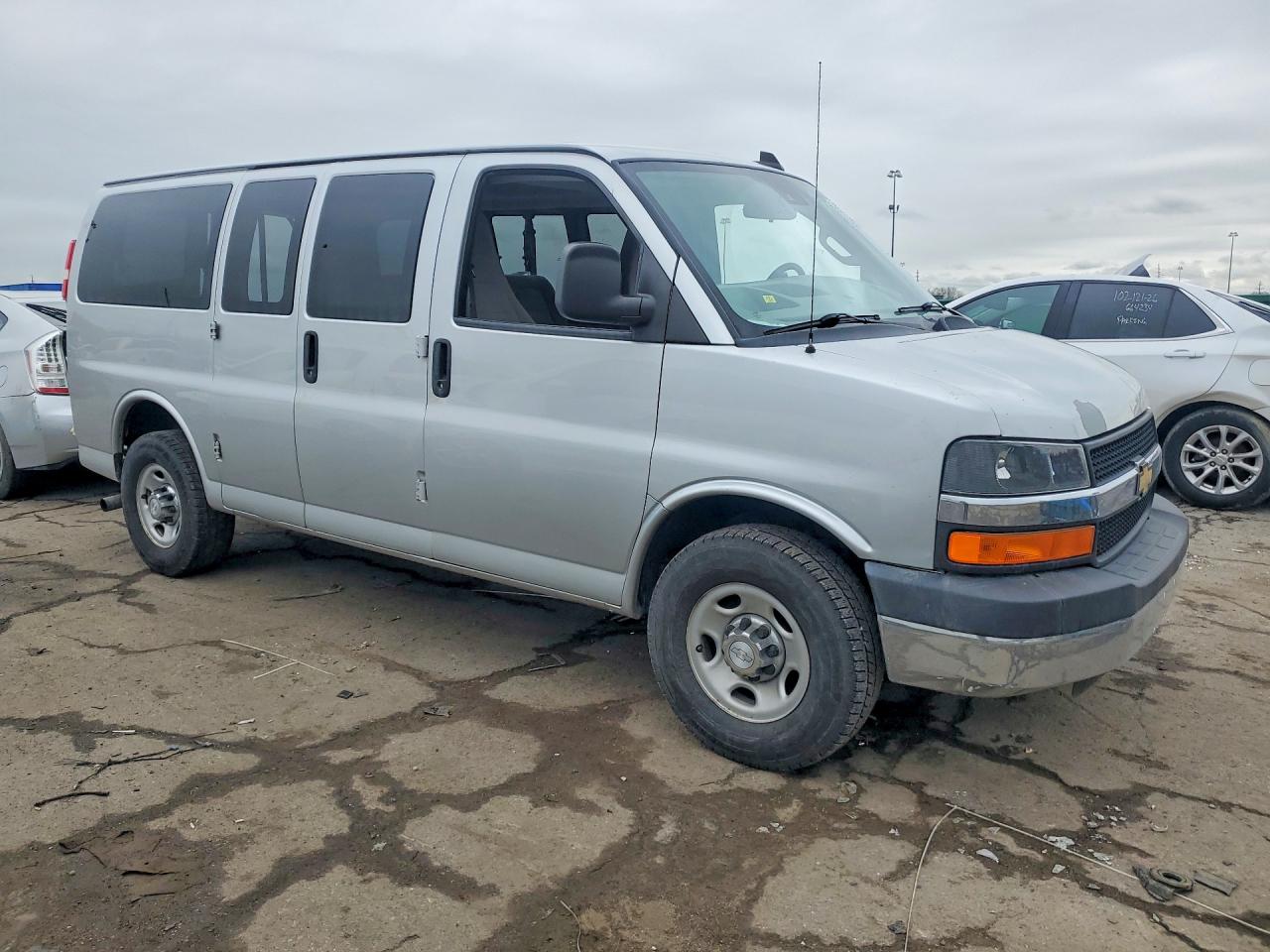 Chevrolet Express Lt