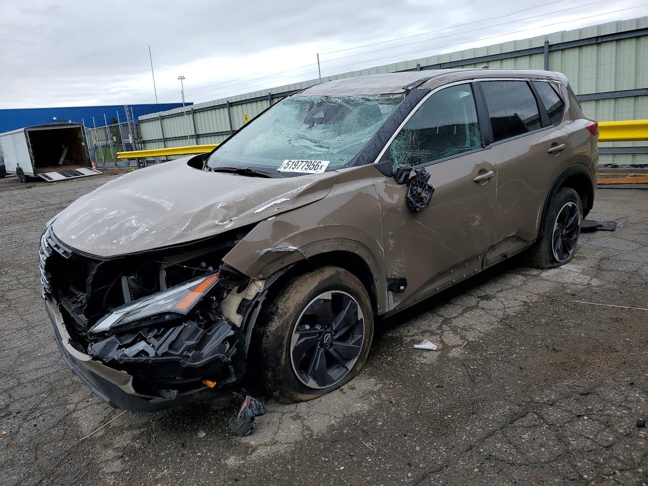 Salvage Nissan Rogue Image