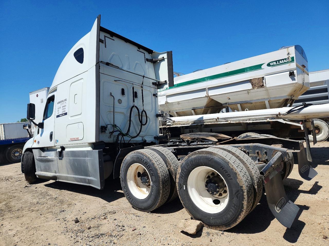 Freigliner Cascadia 125