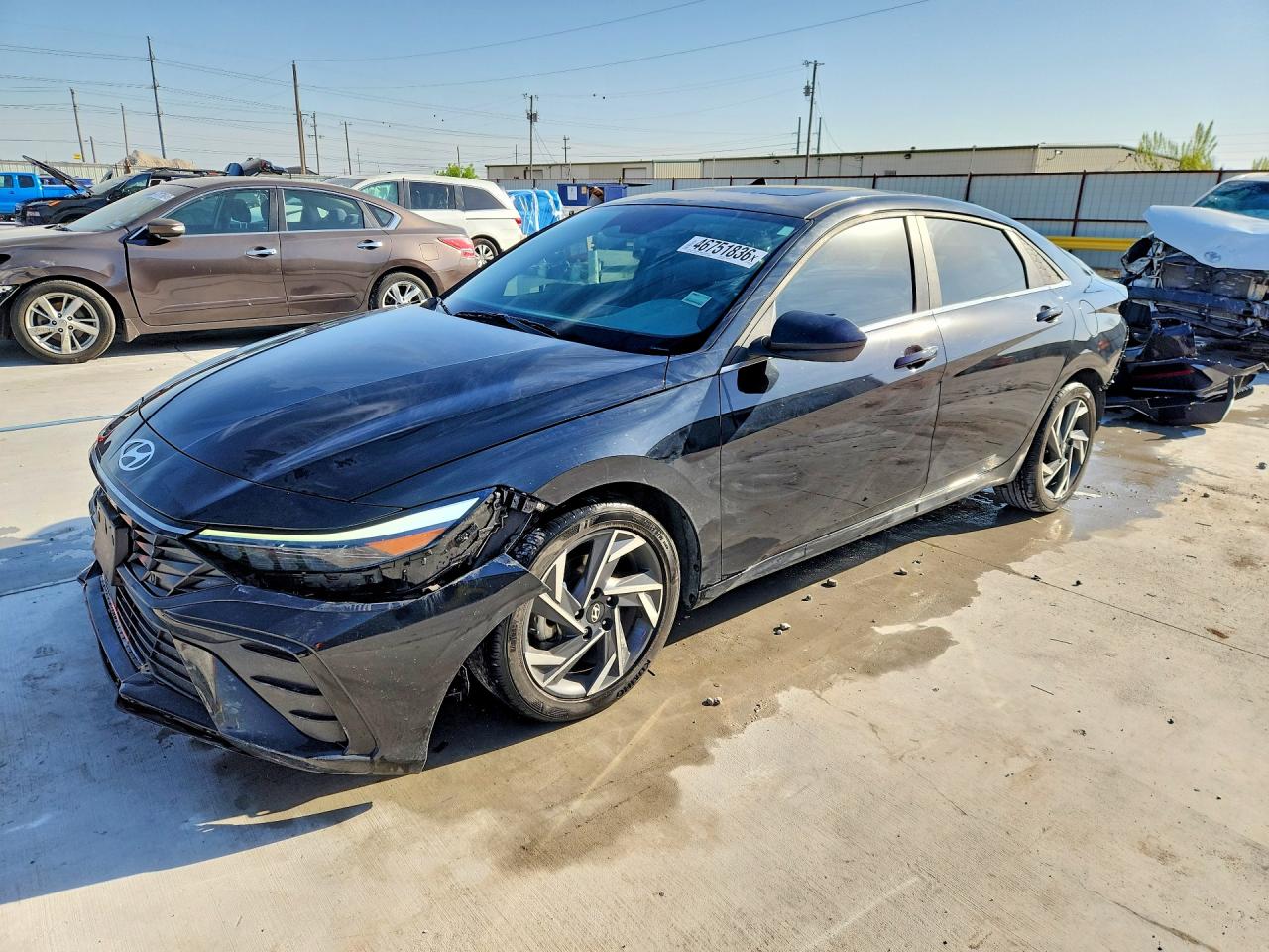 Salvage Hyundai ELANTRA Image
