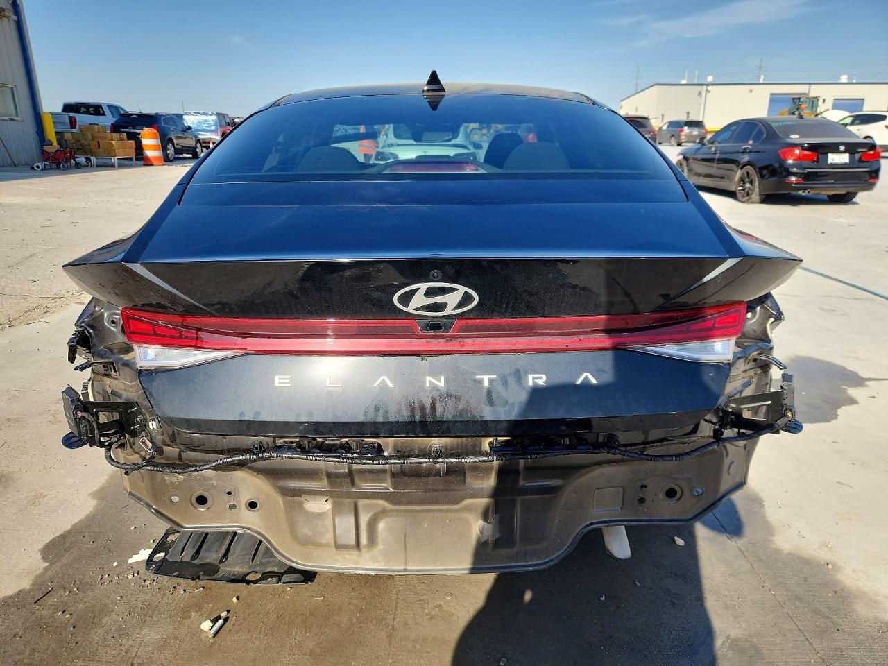 Hyundai ELANTRA Sel