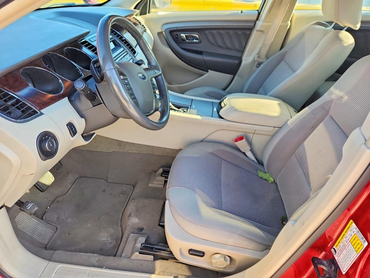Ford Taurus Sel