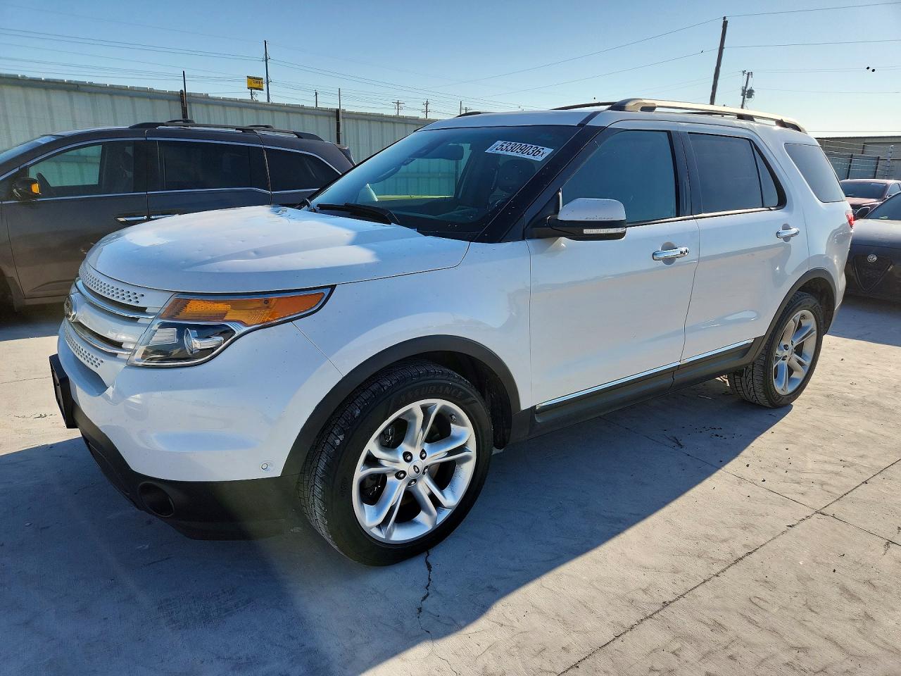 Salvage Ford Explorer Image