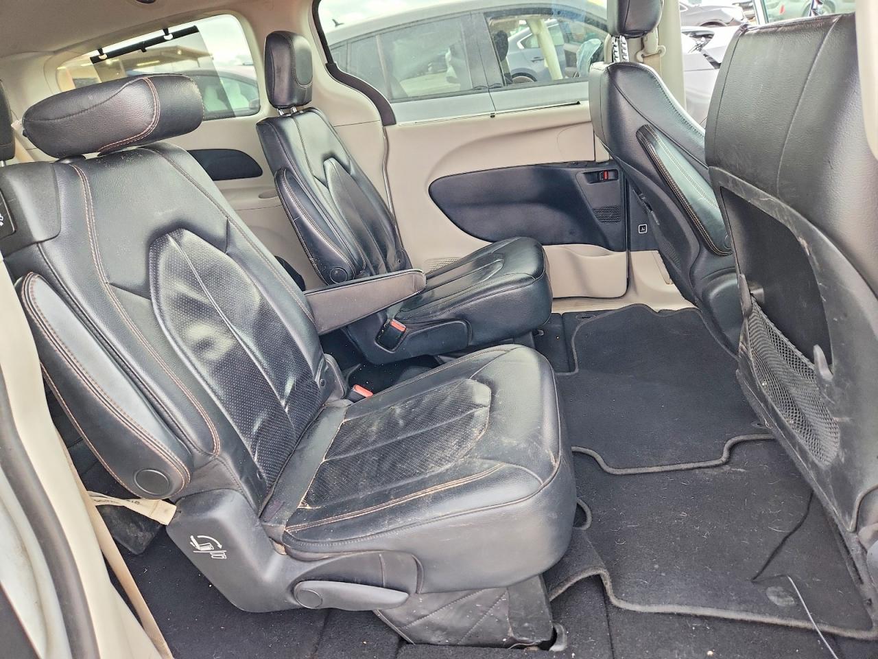 Chrysler Pacifica Touring L