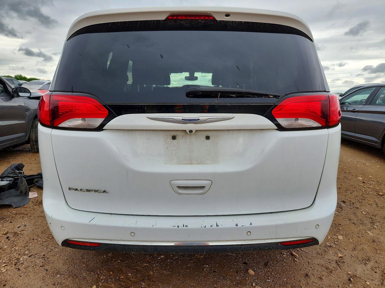 Chrysler Pacifica Touring L