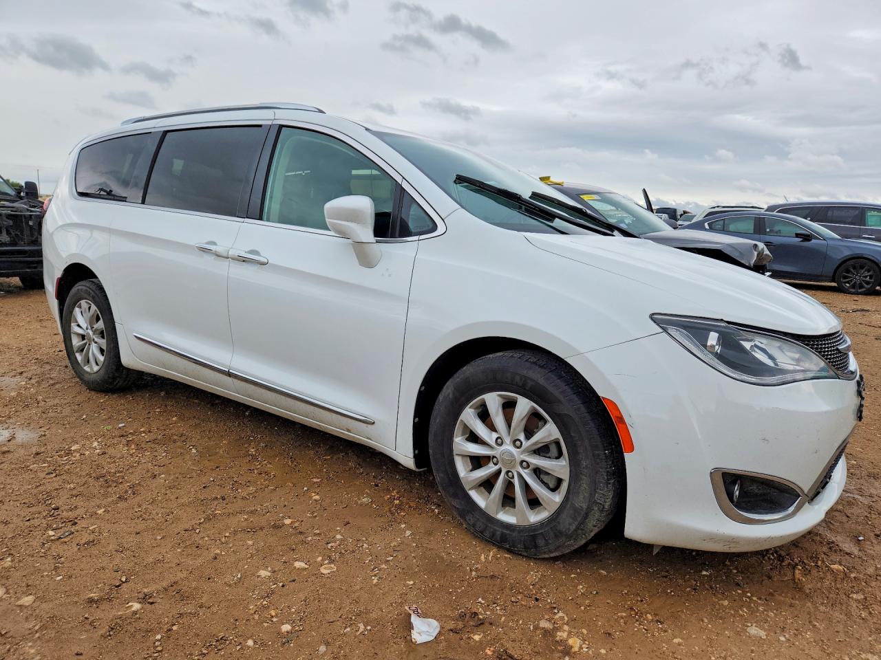 Chrysler Pacifica Touring L