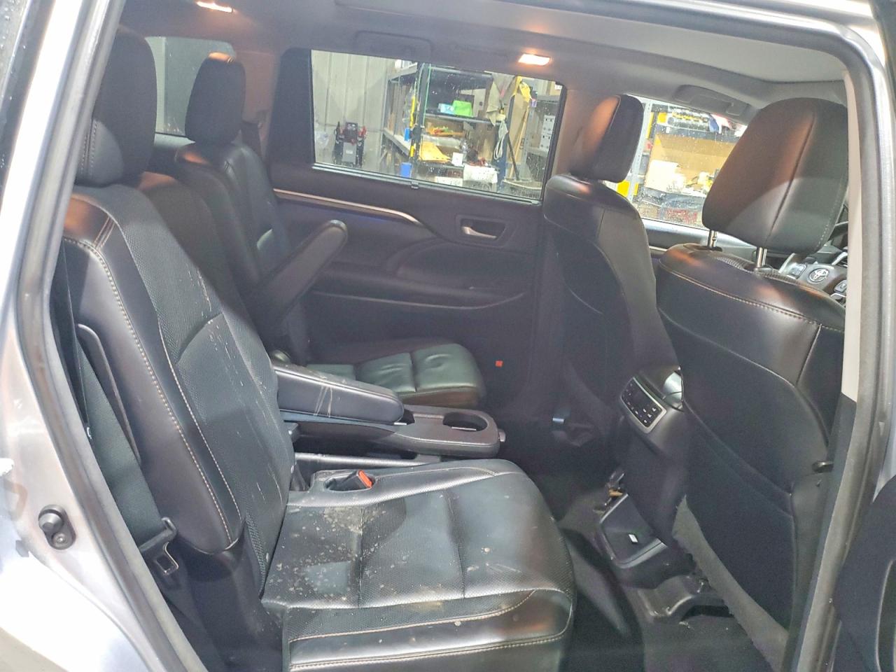 Toyota Highlander Limited Platinum