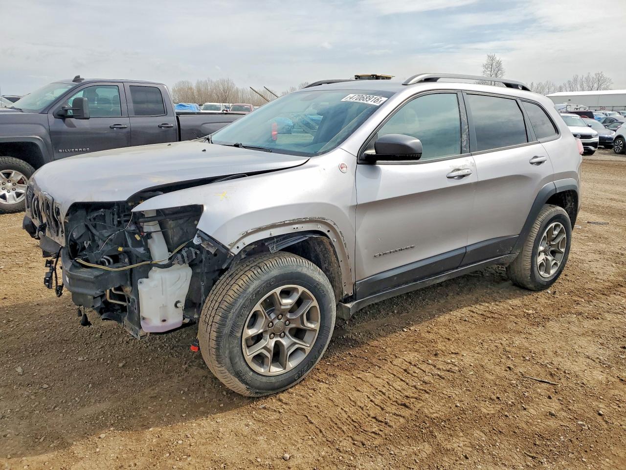 Salvage Jeep Cherokee Image