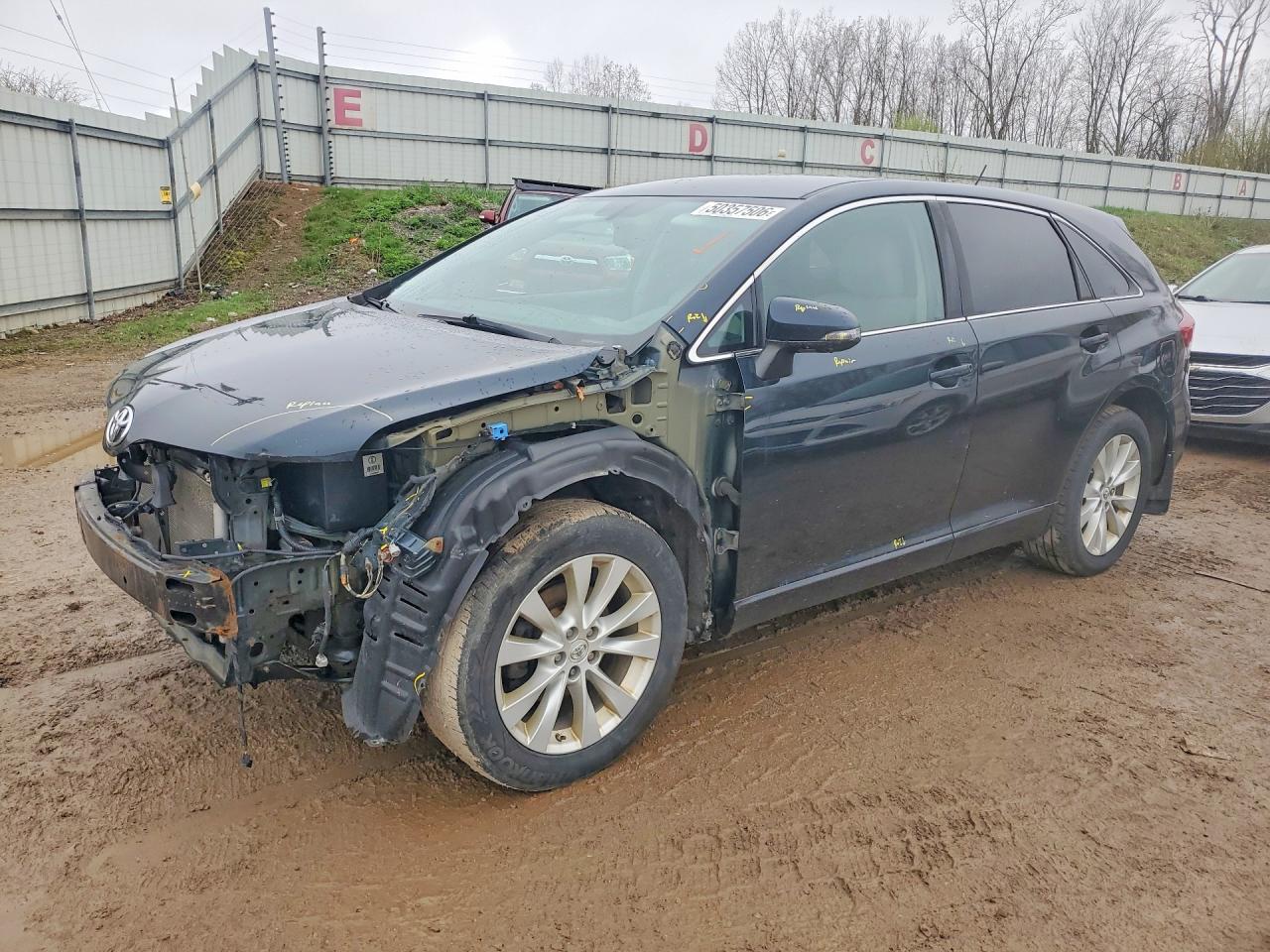 Salvage Toyota Venza Image