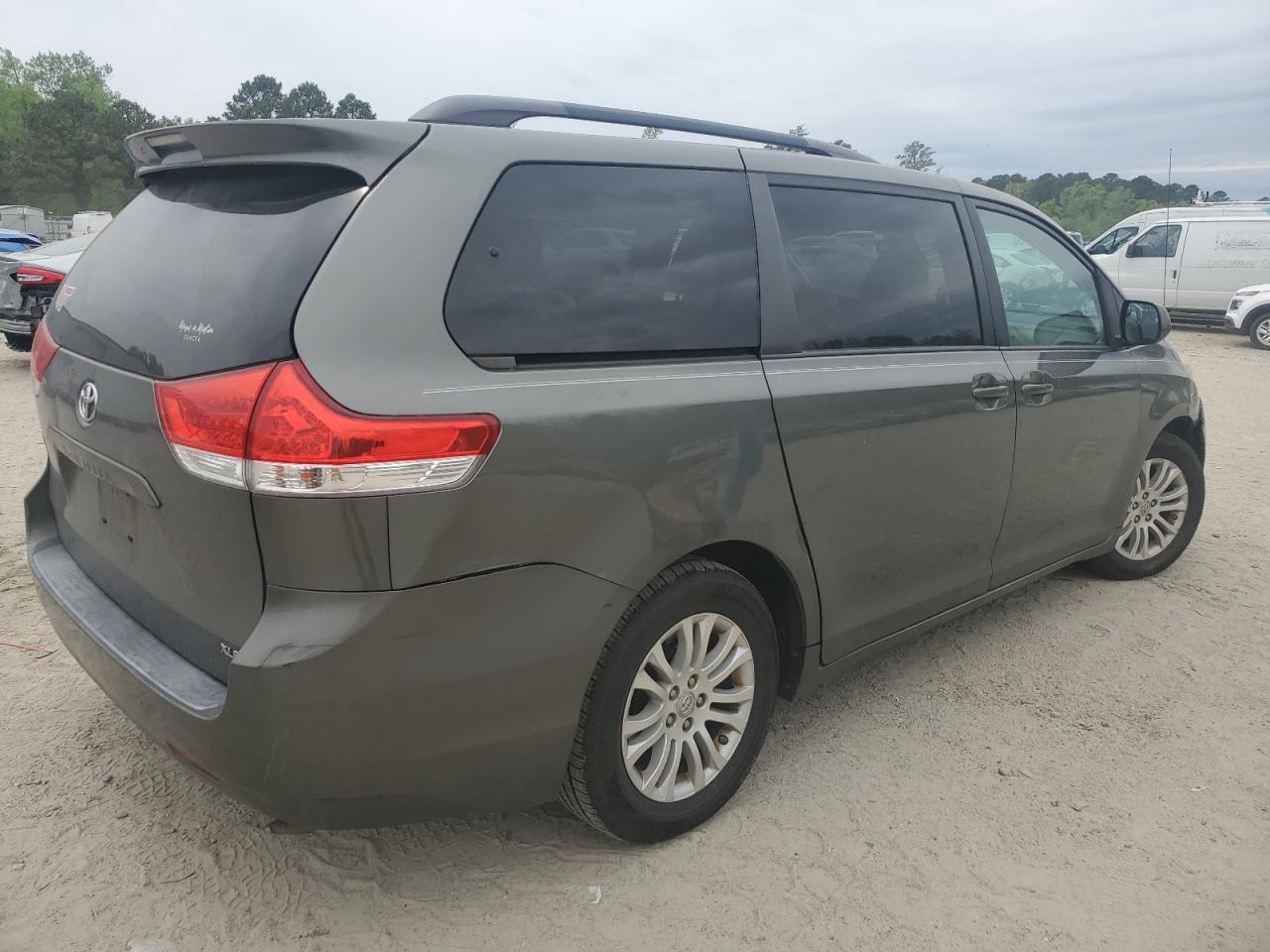 Toyota Sienna Xle