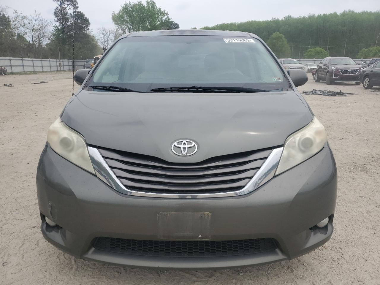 Toyota Sienna Xle