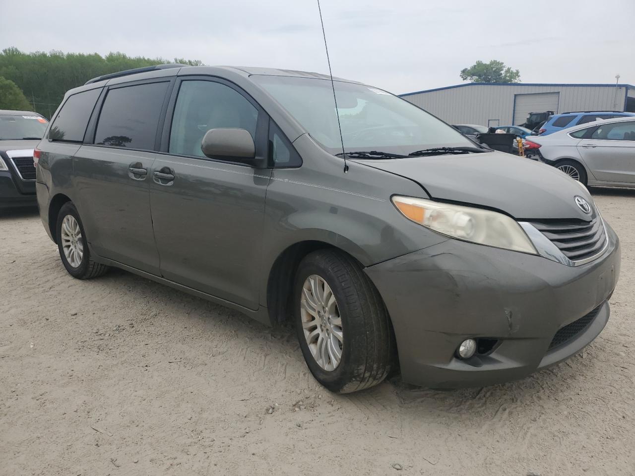 Toyota Sienna Xle