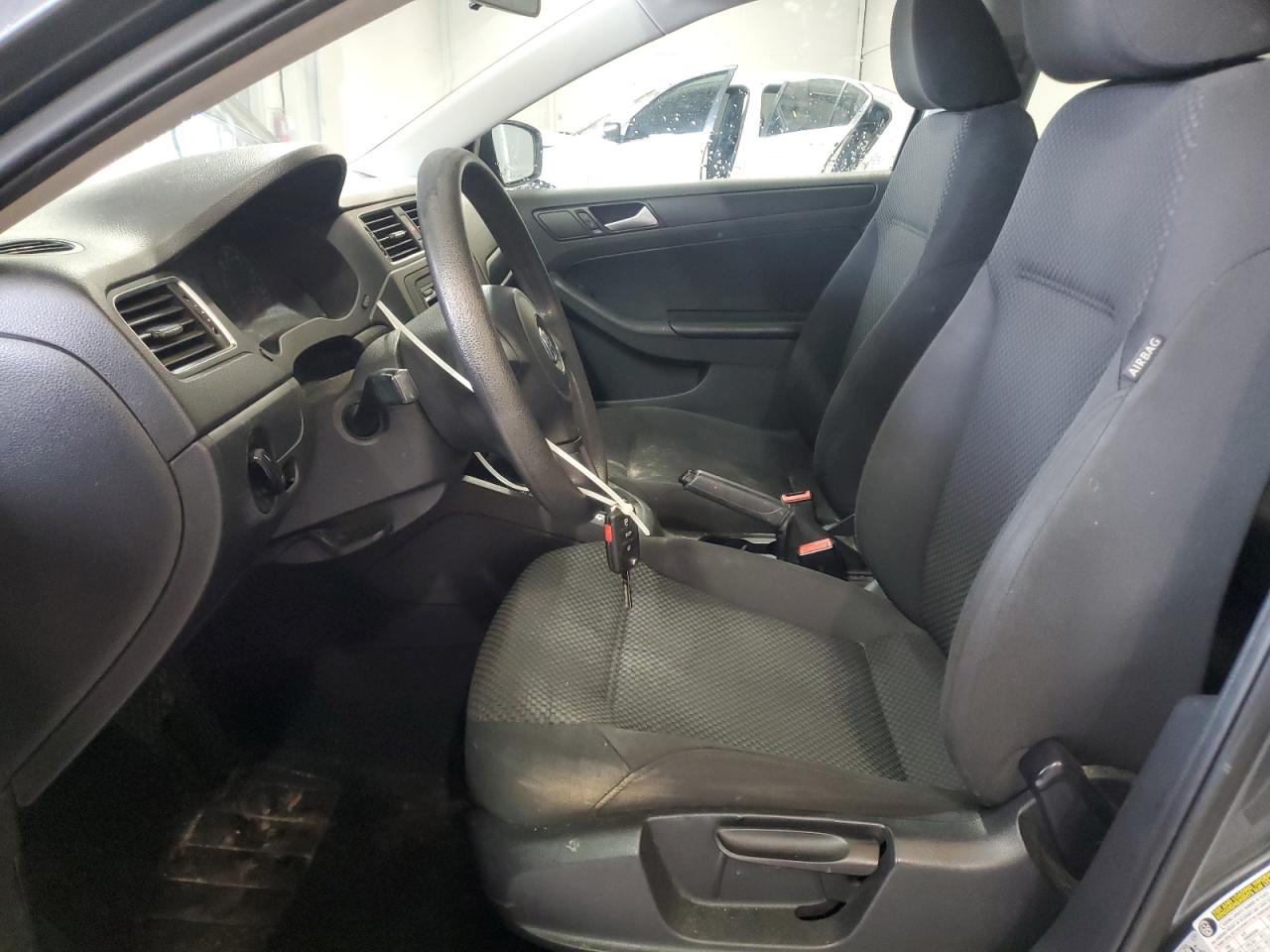 Volkswagen Jetta Base