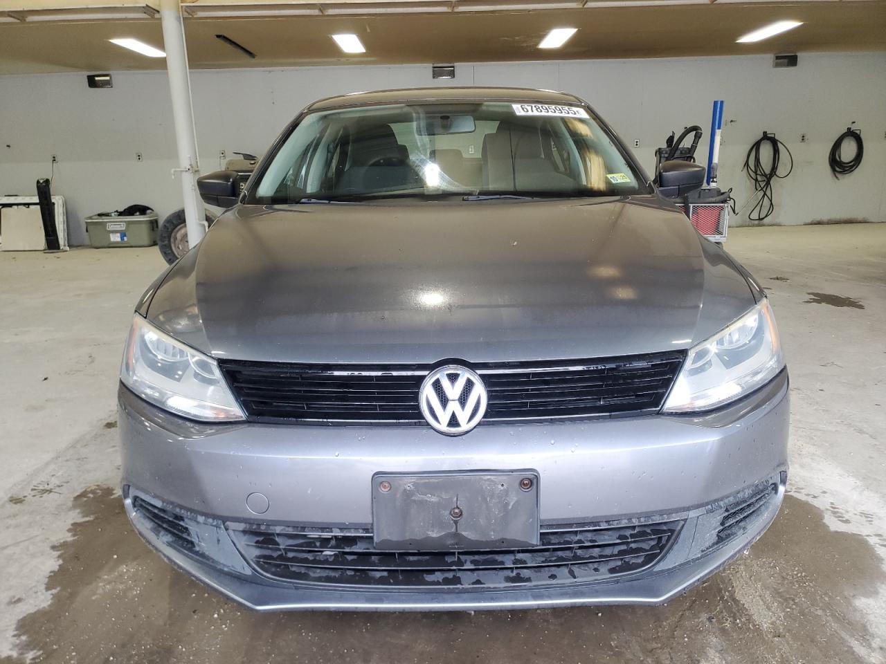 Volkswagen Jetta Base