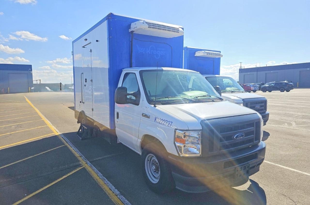 Ford Econoline E350 Super Duty Cutaway Van