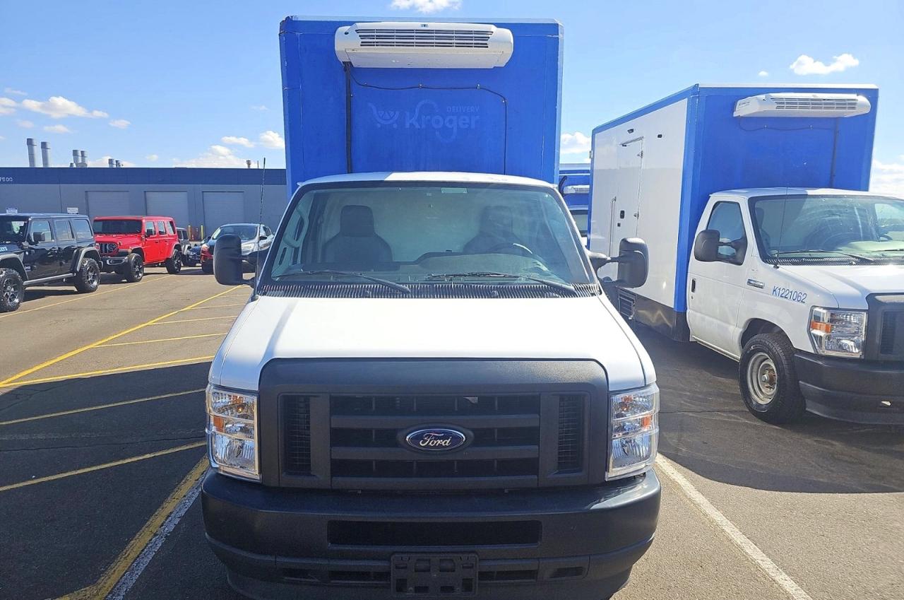 Ford Econoline E350 Super Duty Cutaway Van