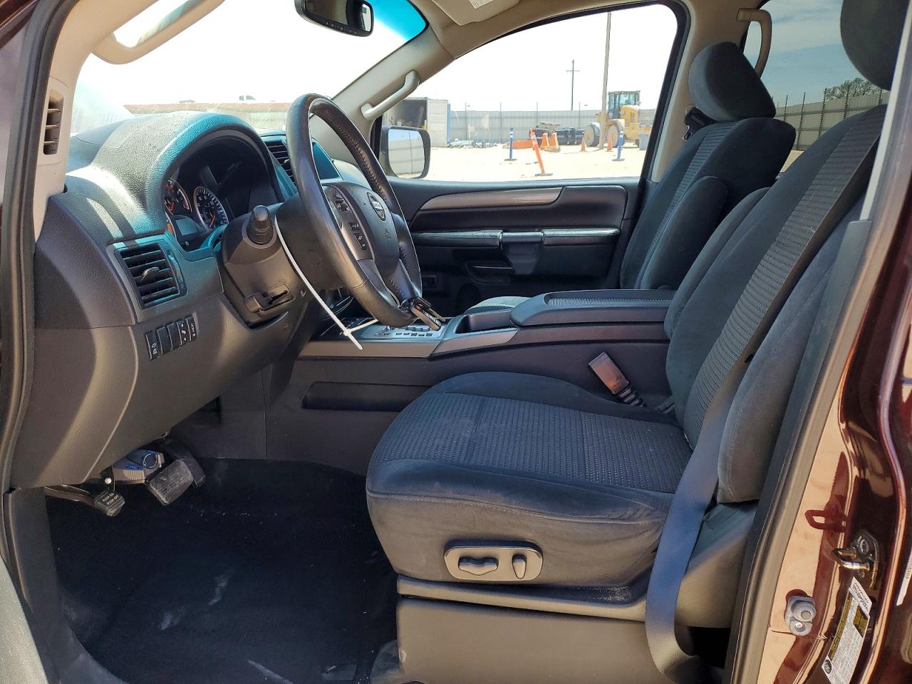 Nissan Armada Sv