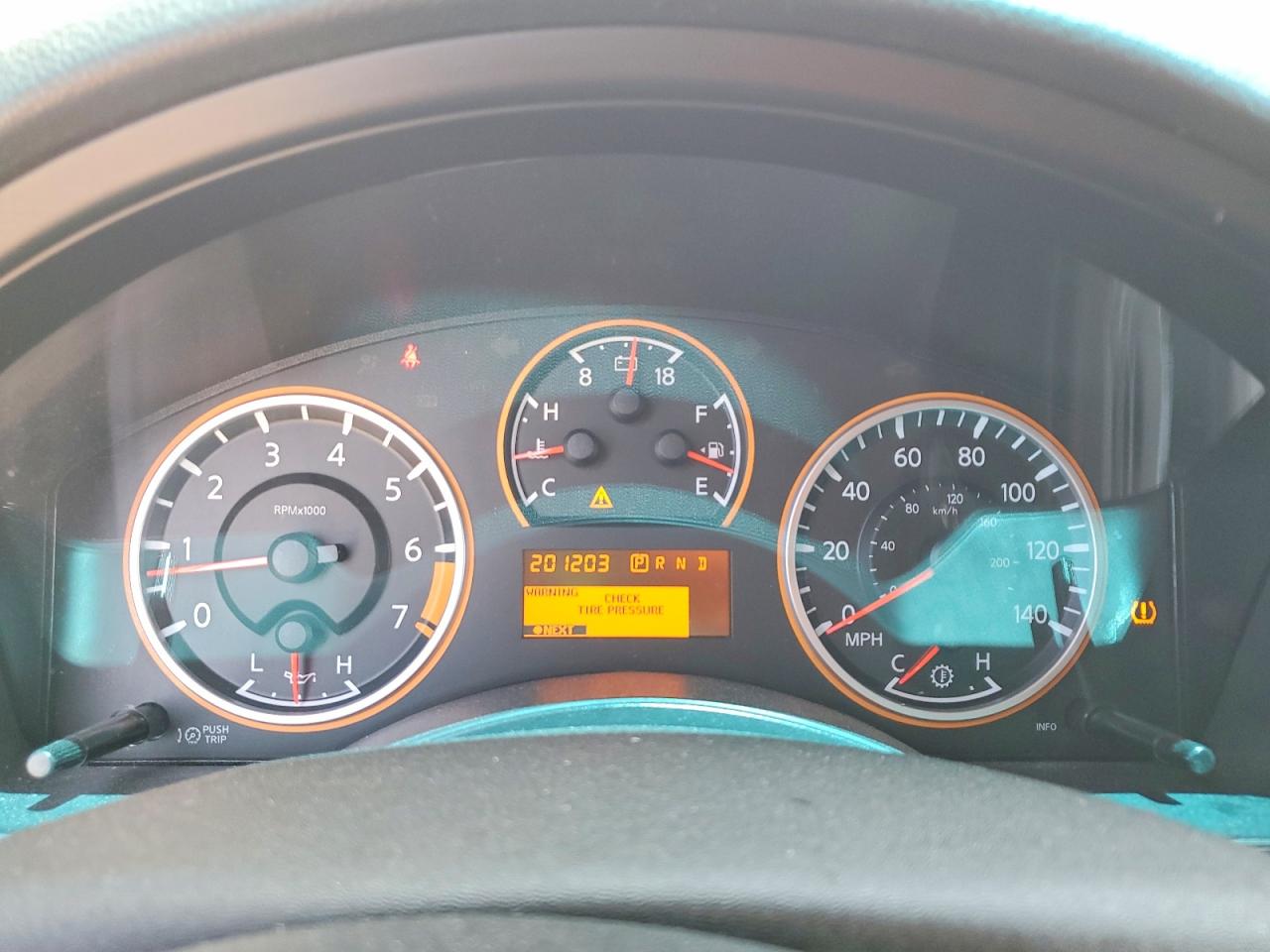 Nissan Armada Sv