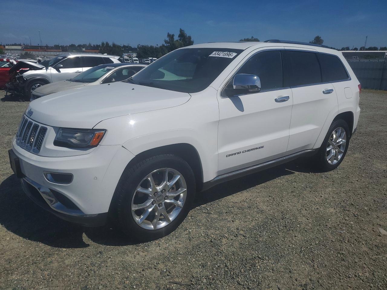 Salvage Jeep Cherokee Image