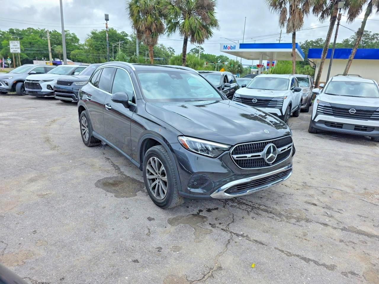 Salvage Mercedes-Benz GLC Image