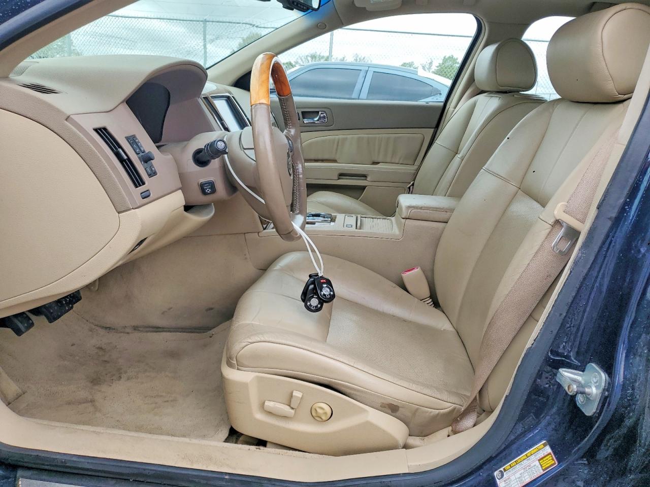 Cadillac STS