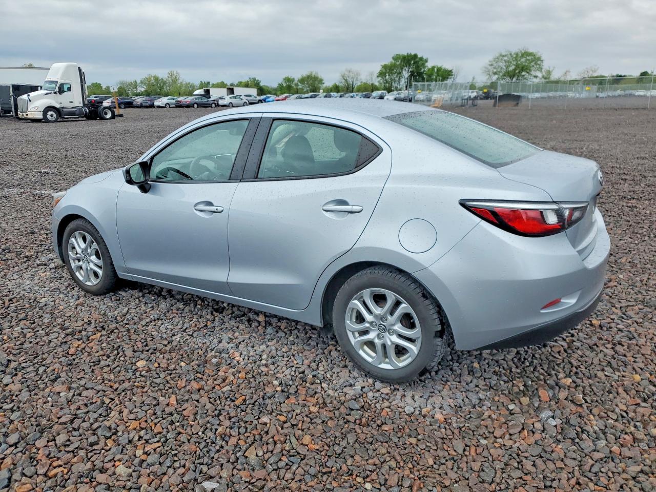 Toyota Yaris Base