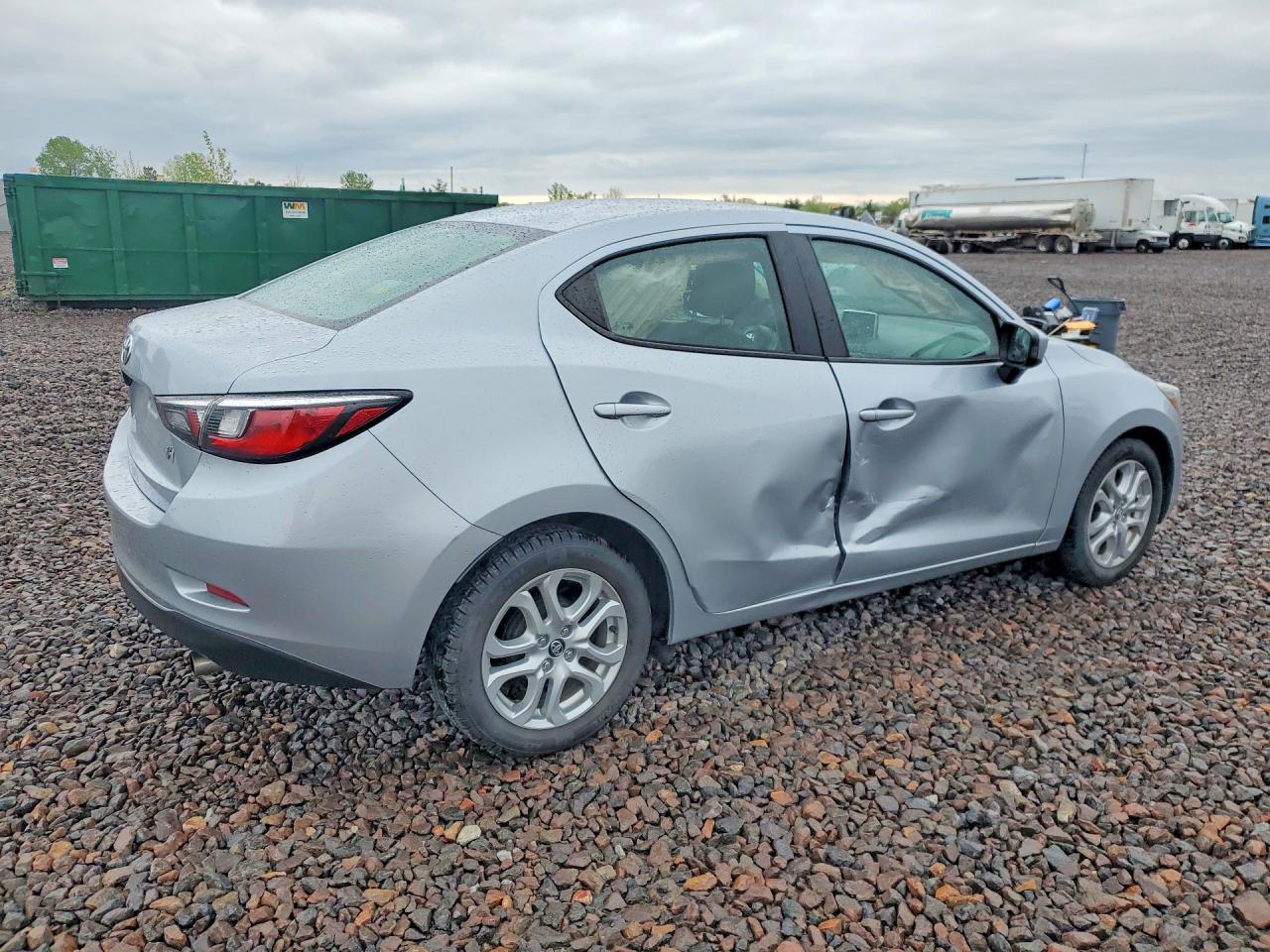 Toyota Yaris Base