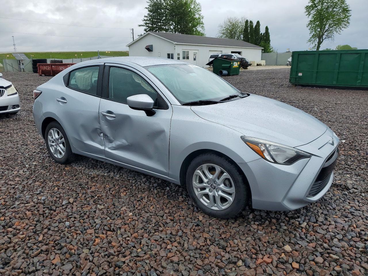 Toyota Yaris Base