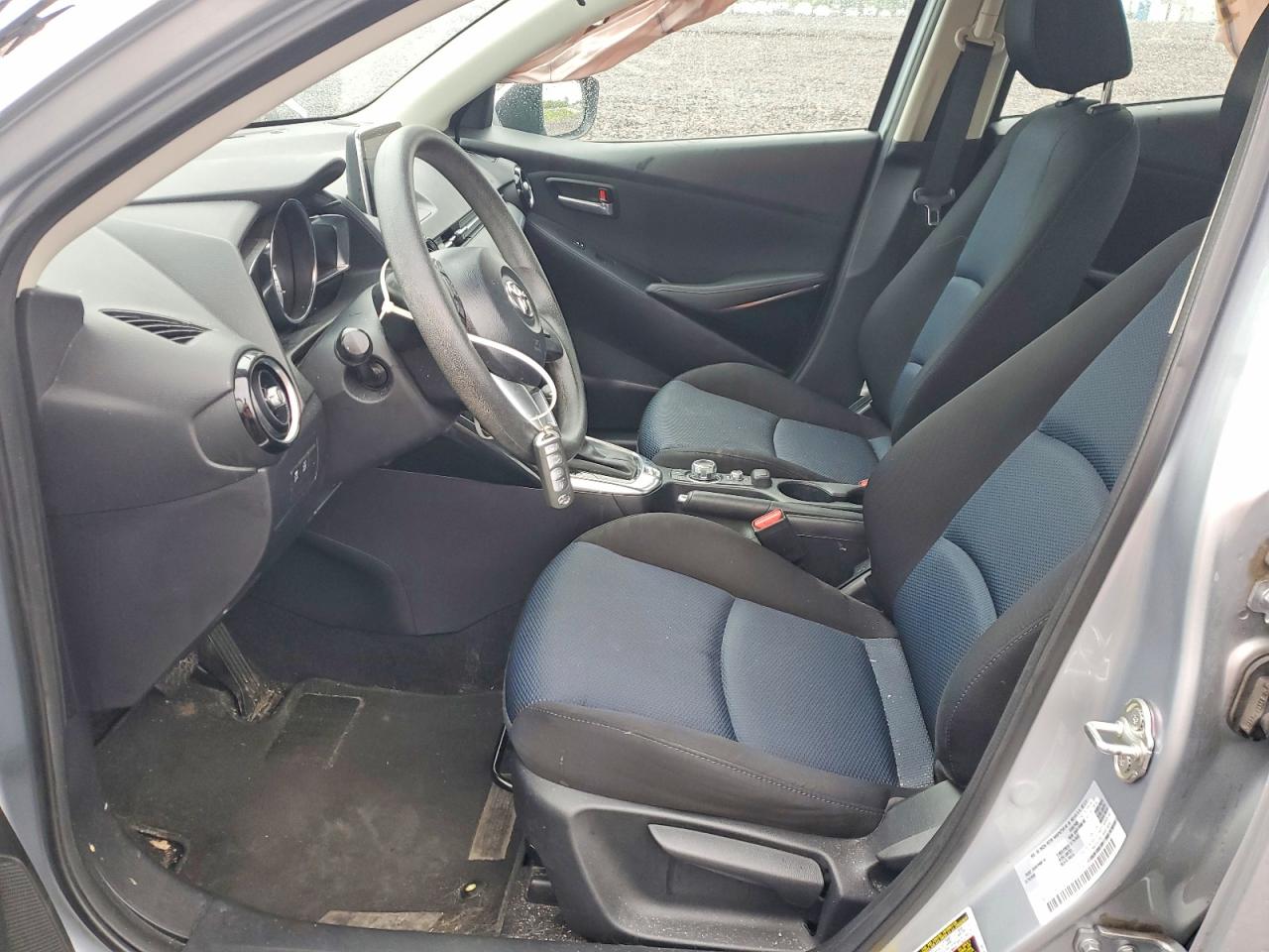 Toyota Yaris Base