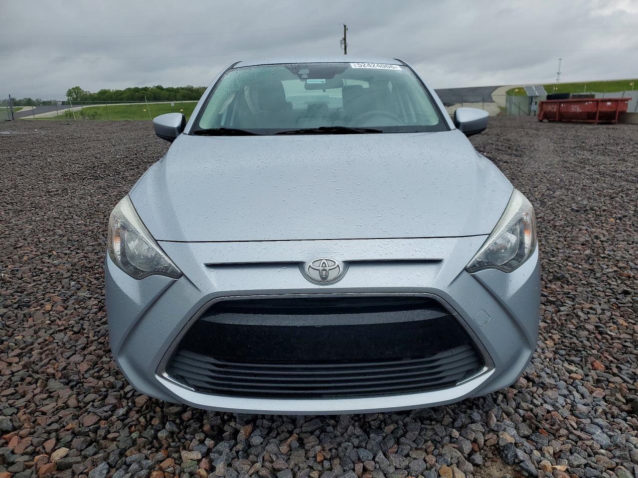Toyota Yaris Base