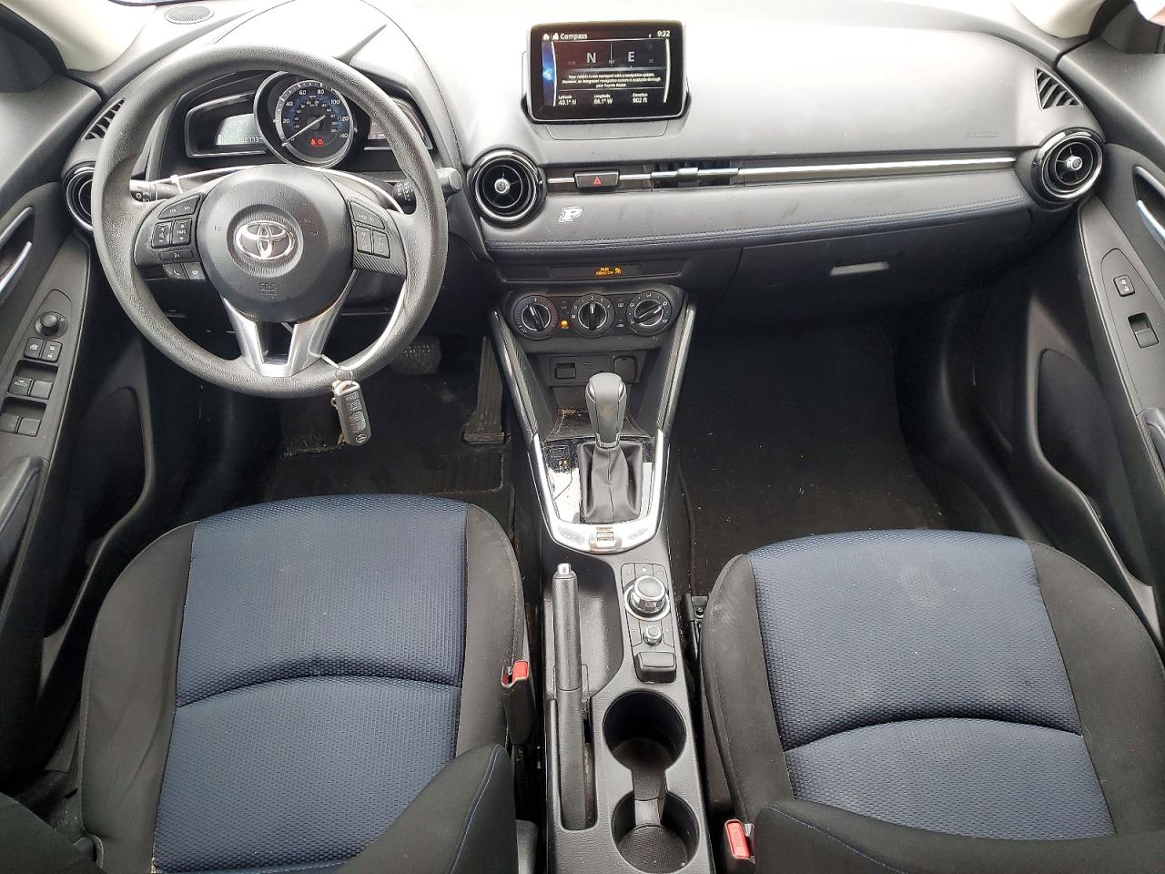 Toyota Yaris Base