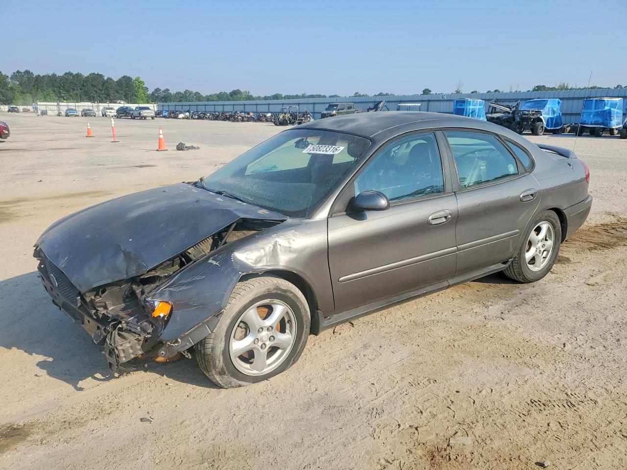 Salvage Ford Taurus Image
