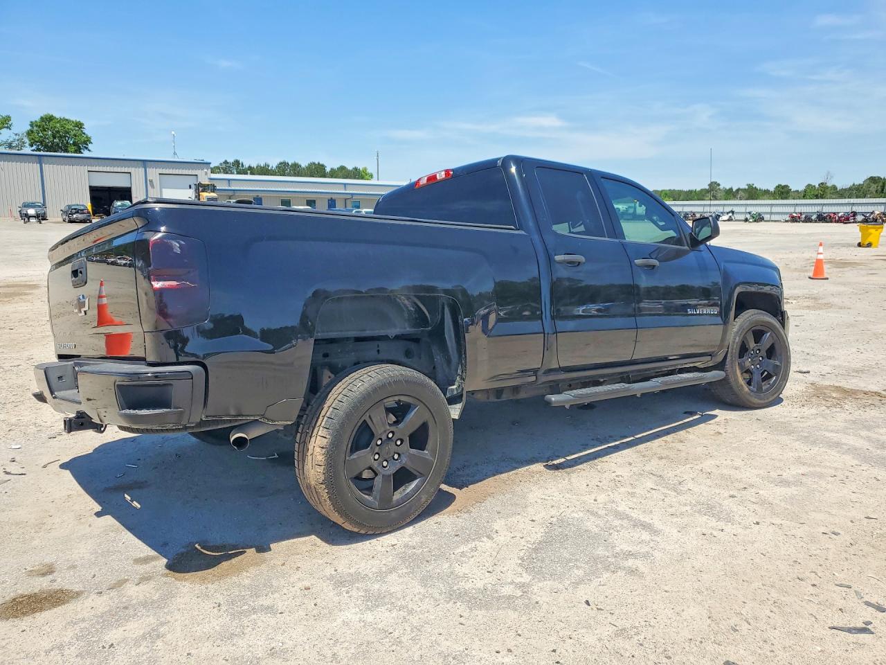 Chevrolet Silverado C1500
