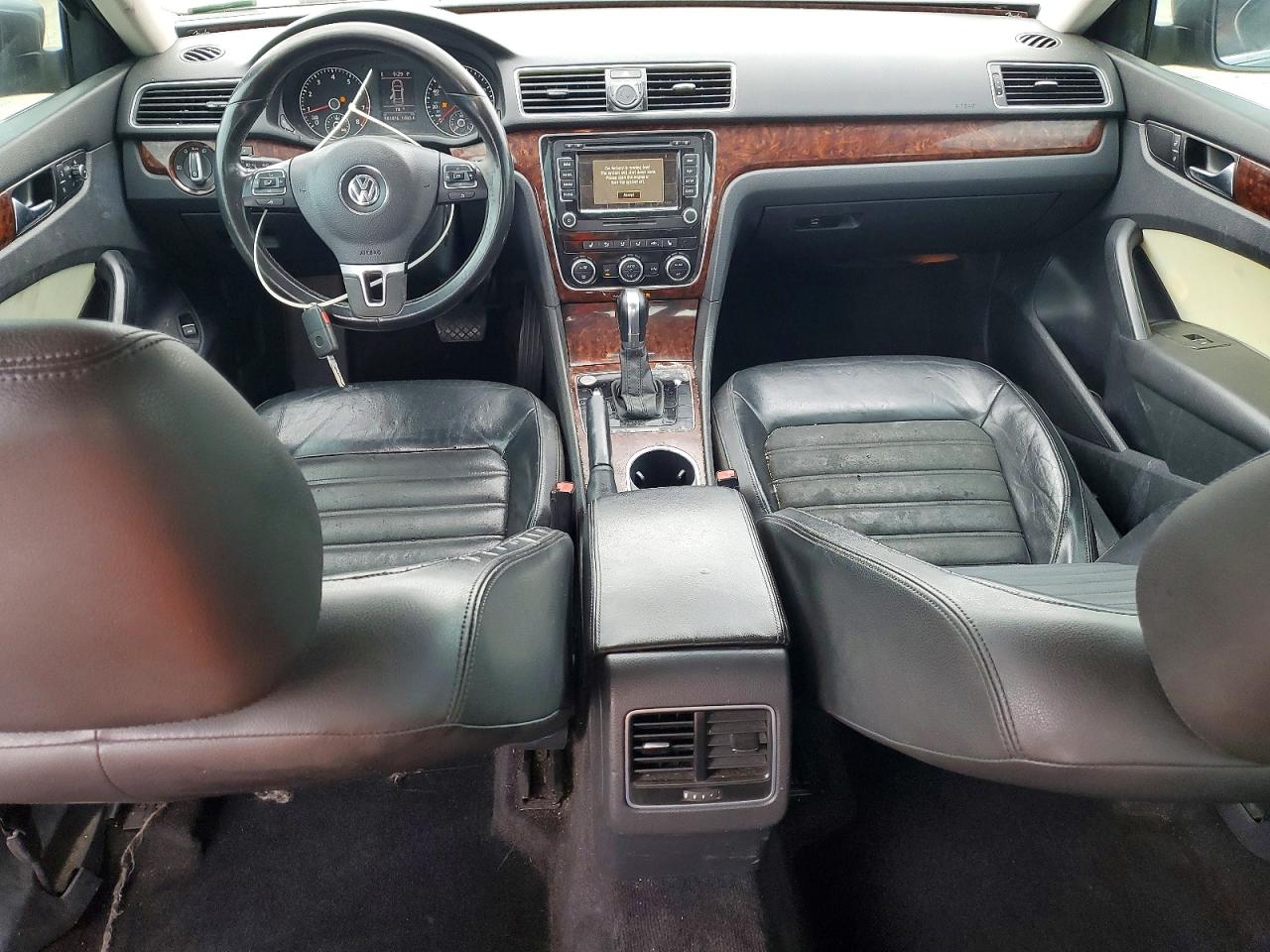 Volkswagen Passat Sel