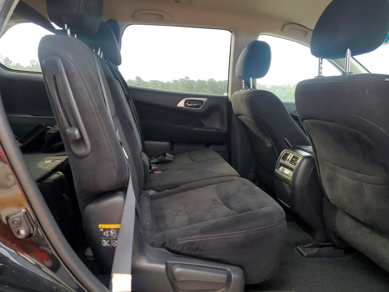 Nissan Pathfinder Sv