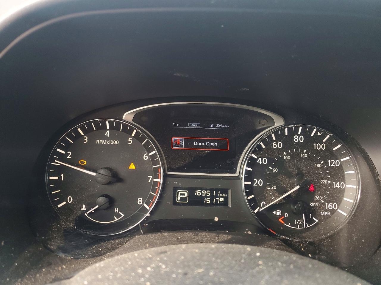 Nissan Pathfinder Sv
