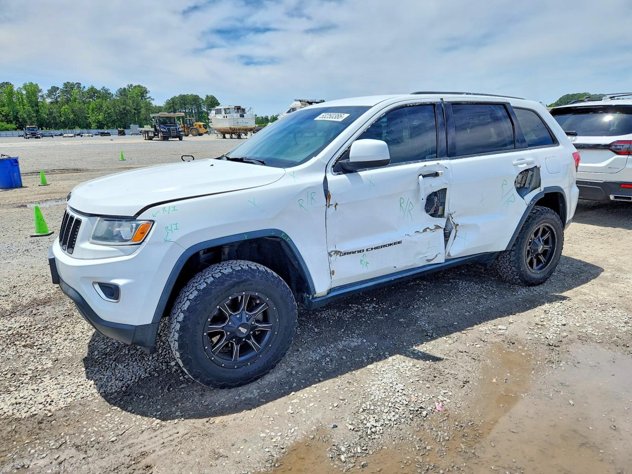 Salvage Jeep Cherokee Image