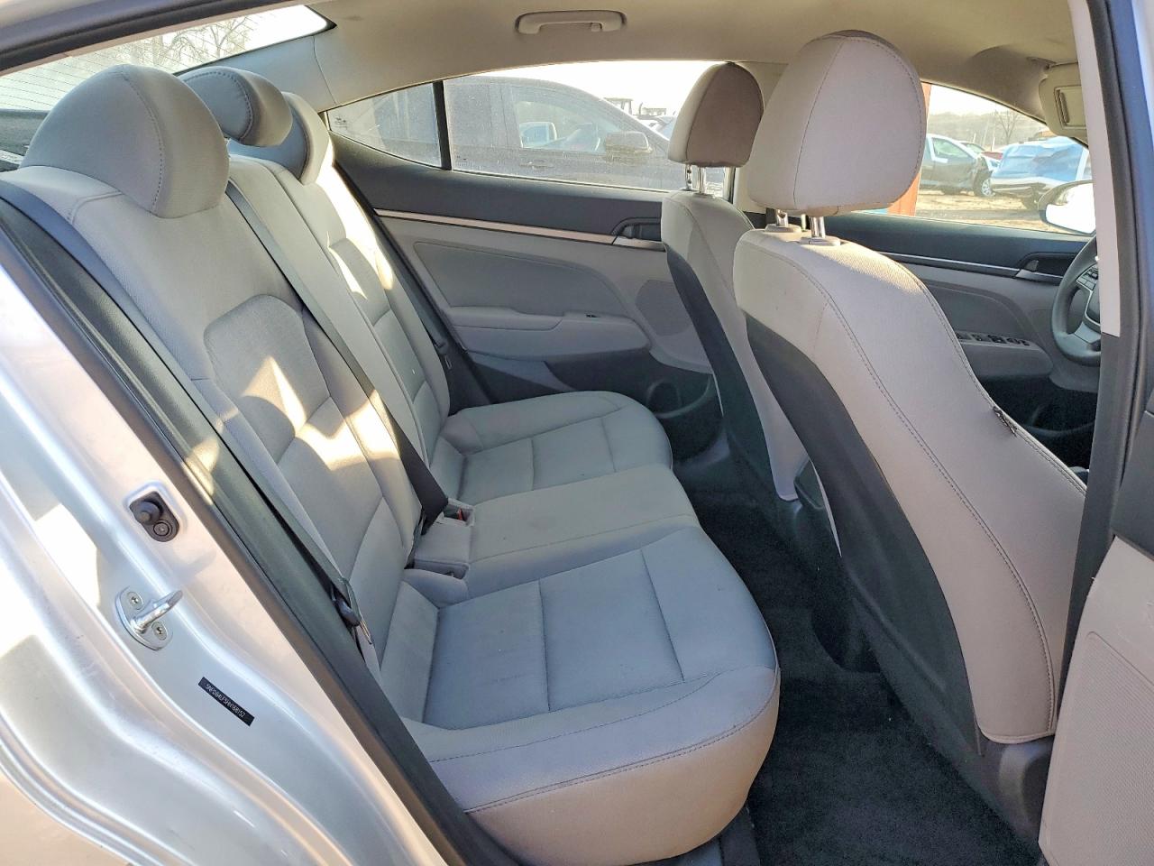Hyundai ELANTRA Sel