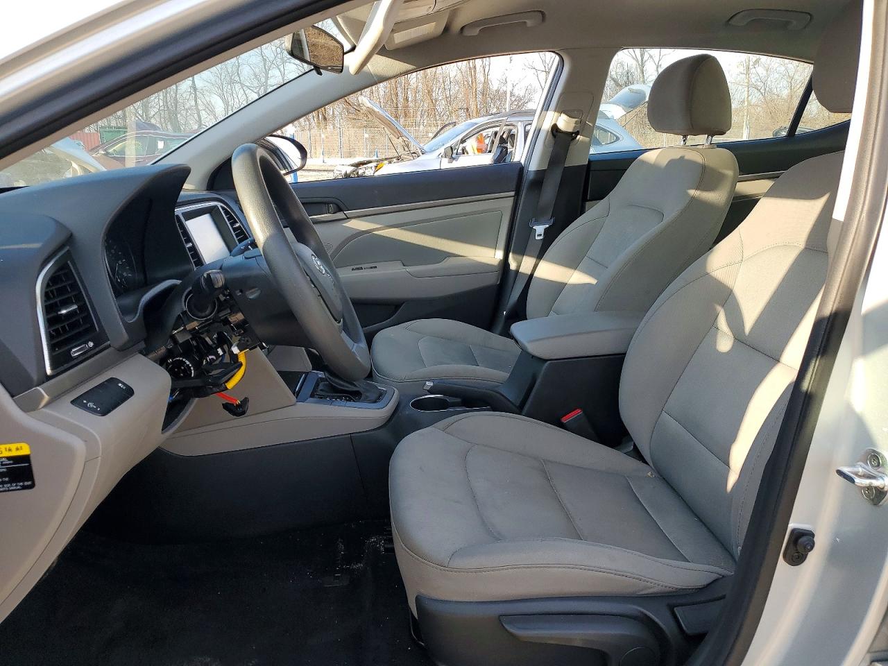Hyundai ELANTRA Sel