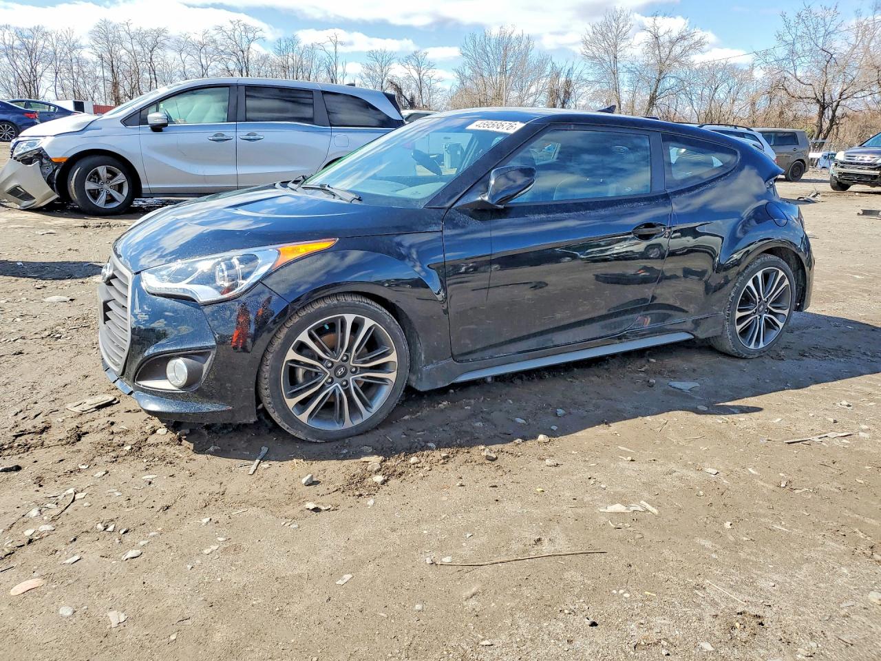 Salvage Hyundai VELOSTER Image
