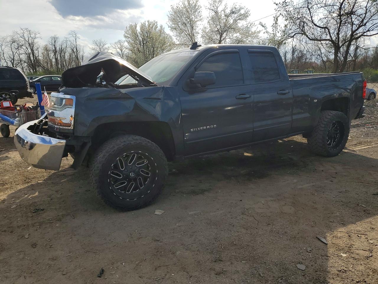 Salvage Chevrolet Silverado Image
