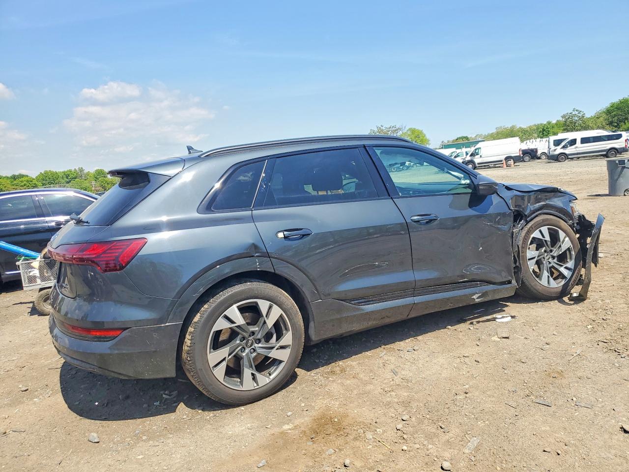 Audi e-tron Premium