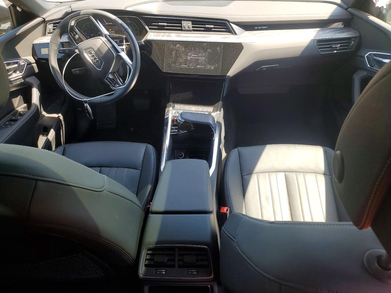 Audi e-tron Premium