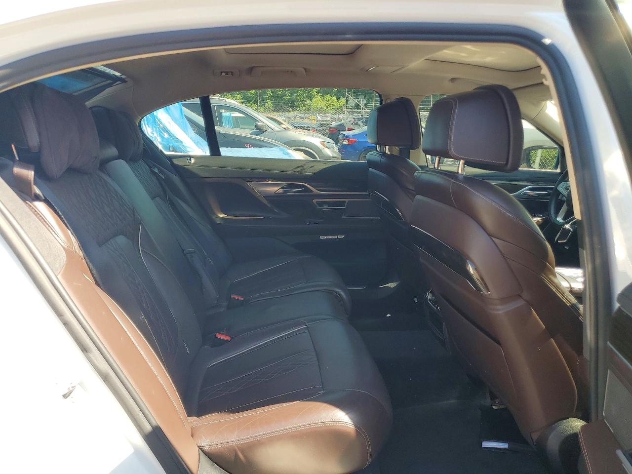 BMW 7 Series Xi